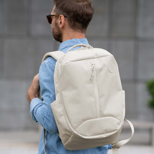 MORAL BAGS Umago Stag I ruksak M, krem, rPET tkanina od 34 reciklirane boce, 21L