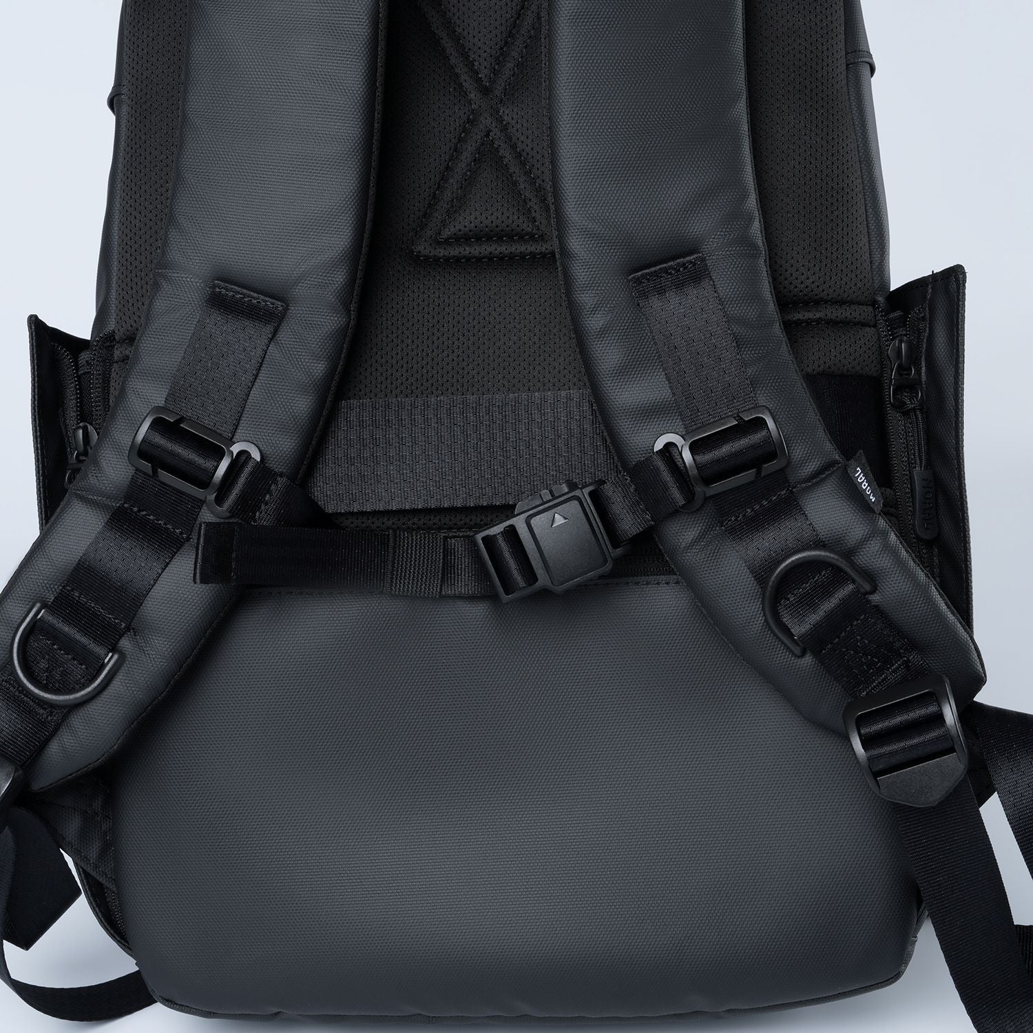 Ruksak MORAL BAGS Umago Ronin, crna, ergonomske naramenice s prsnom kopčom za stabilnost