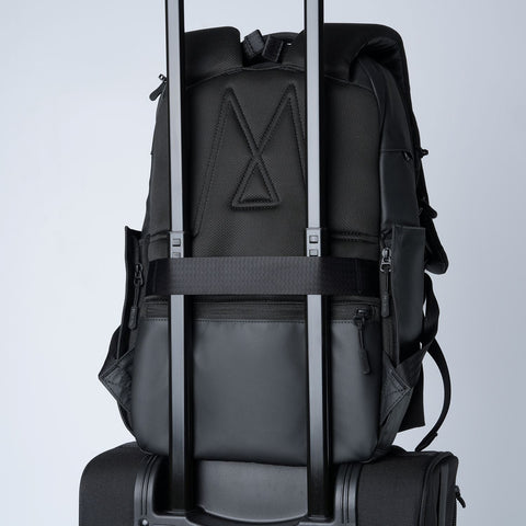 MORAL BAGS Umago Ronin Backpack, crna, remen za pričvršćivanje na ručku kovčega, putni rPET ruksak