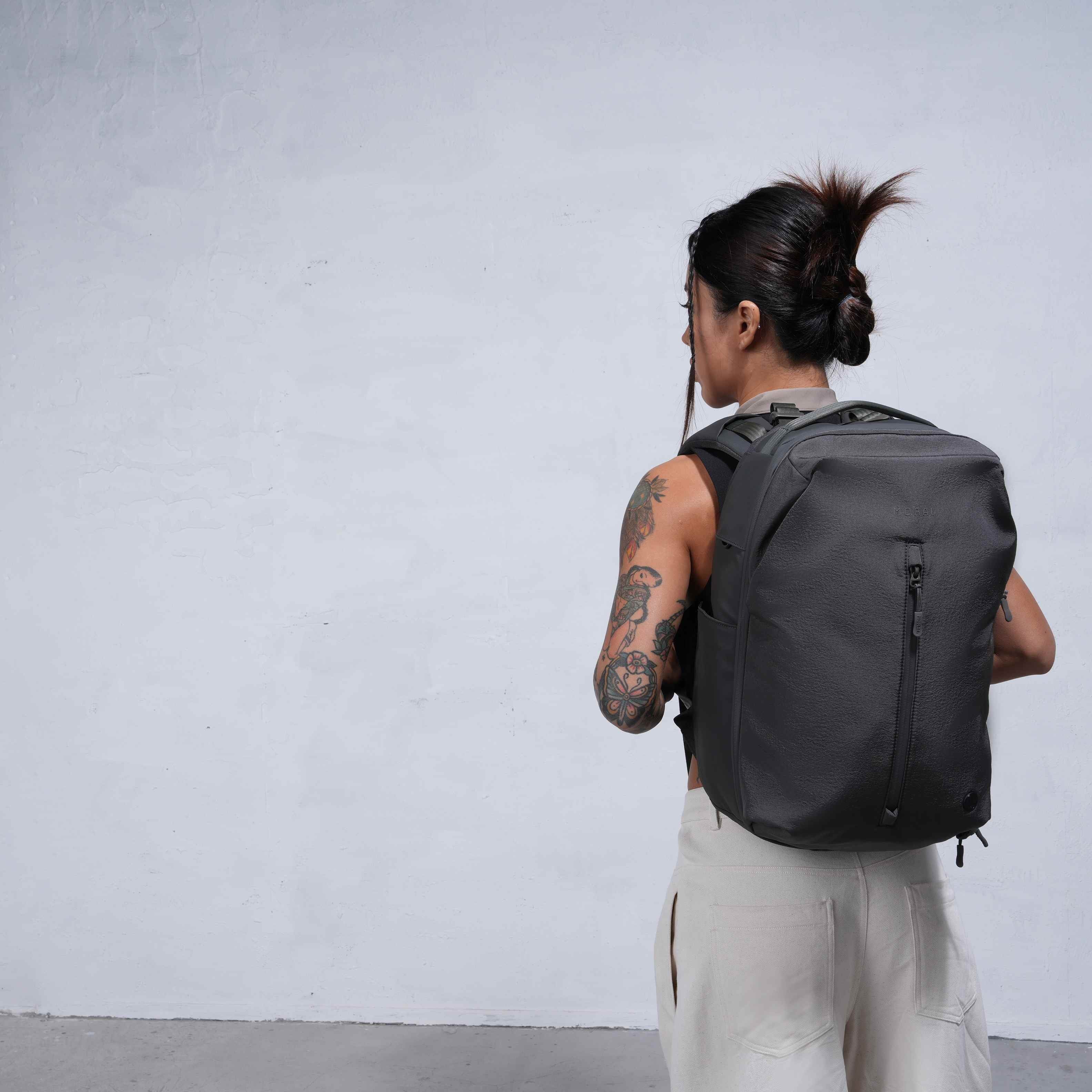 Ruksak MORAL BAGS Umago Ronin siva, nošenje na leđima, rPET nylon mat teksture, 46×29×12 cm