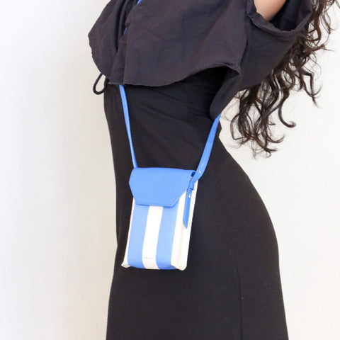 AskuksA R for Rectangle torbica za mobitel, plavo-bijela, crossbody nošenje, održivi modni dodatak