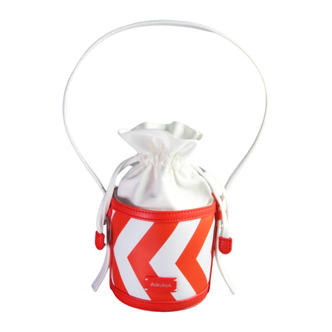 AskuksA C for Circle torbica crveno-bijela, kružni oblik, reciklirana koža, tanka naramenica i vezica